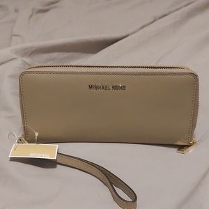MICHAEL KORS TRUFFEL WALLET